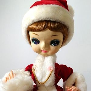 Big Eyed Bradley Doll PLAYS JINGLE BELLS